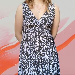 Vintage Y2K Swirly Black and White Dress